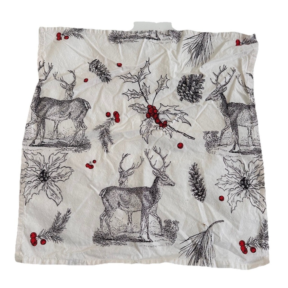 Christmas Napkins Deer, Holly Leaves & Berries Set of 4 EUC Cloth Table Napkins‎